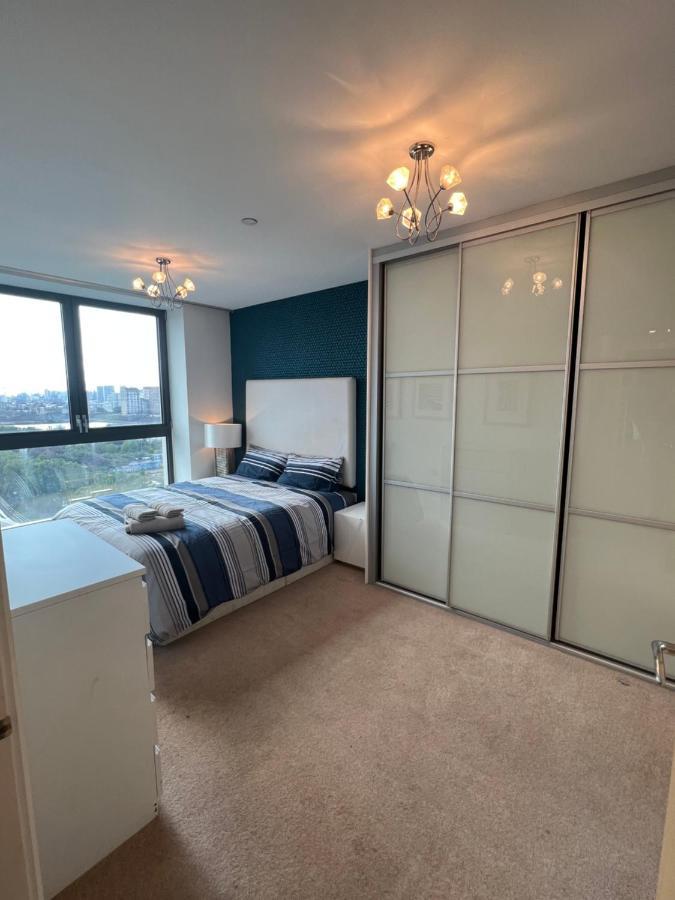 Ferienwohnung Cityscape Serenity: 10Th Floor Oasis Near City Airport, Excel & 02 London Exterior foto